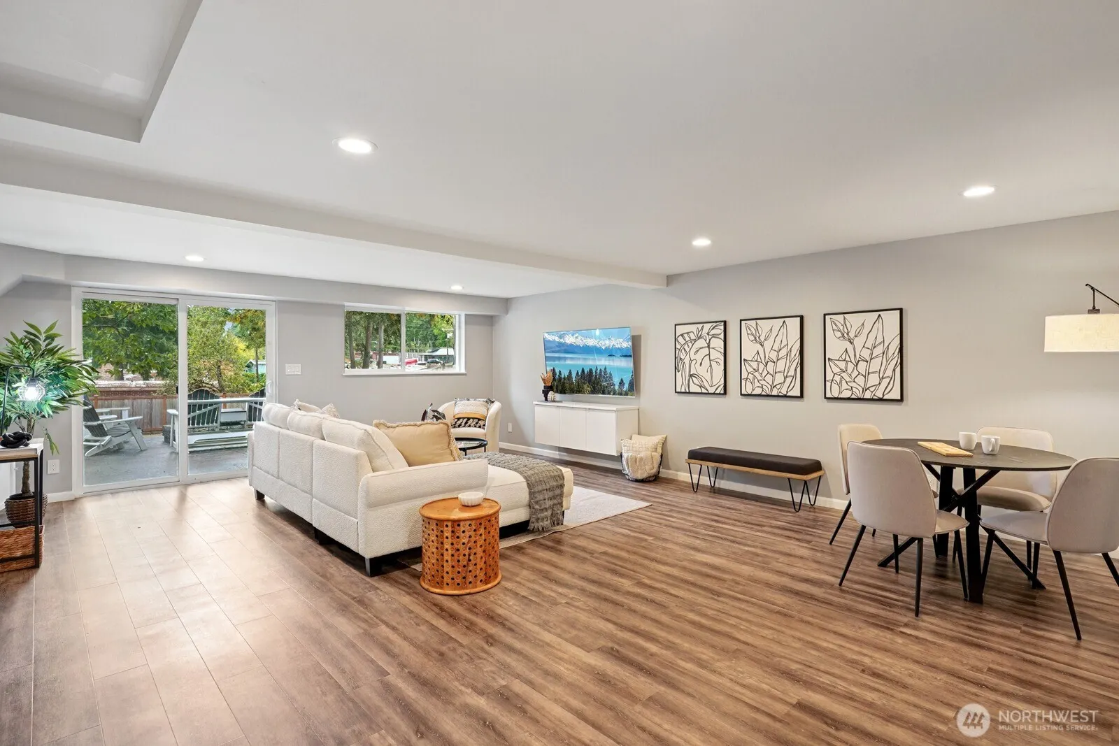 1326 145th Avenue SE, Bellevue, WA 98007-5637