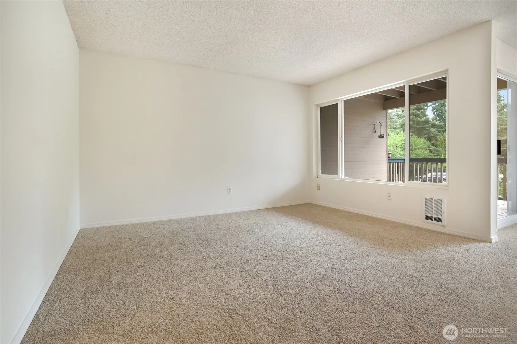 5630 200th Street SW #B119, Lynnwood, WA 98036