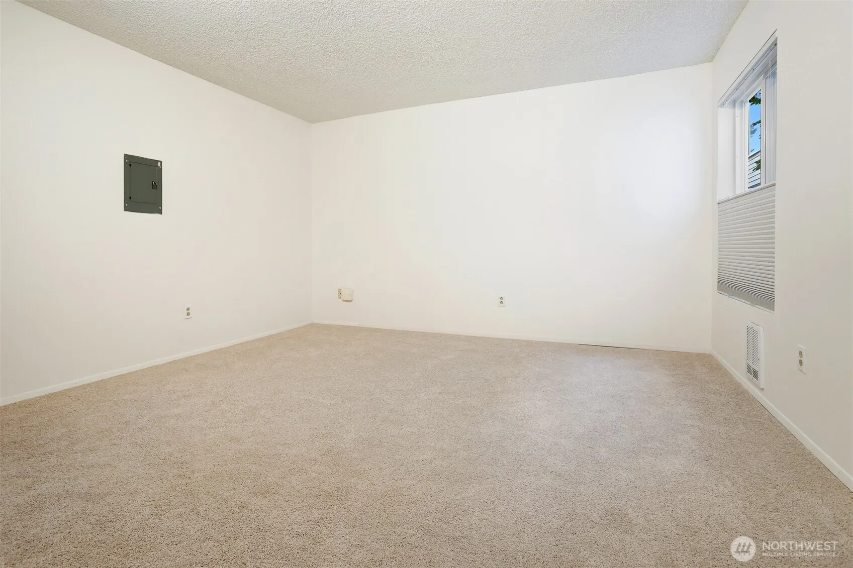 5630 200th Street SW #B119, Lynnwood, WA 98036