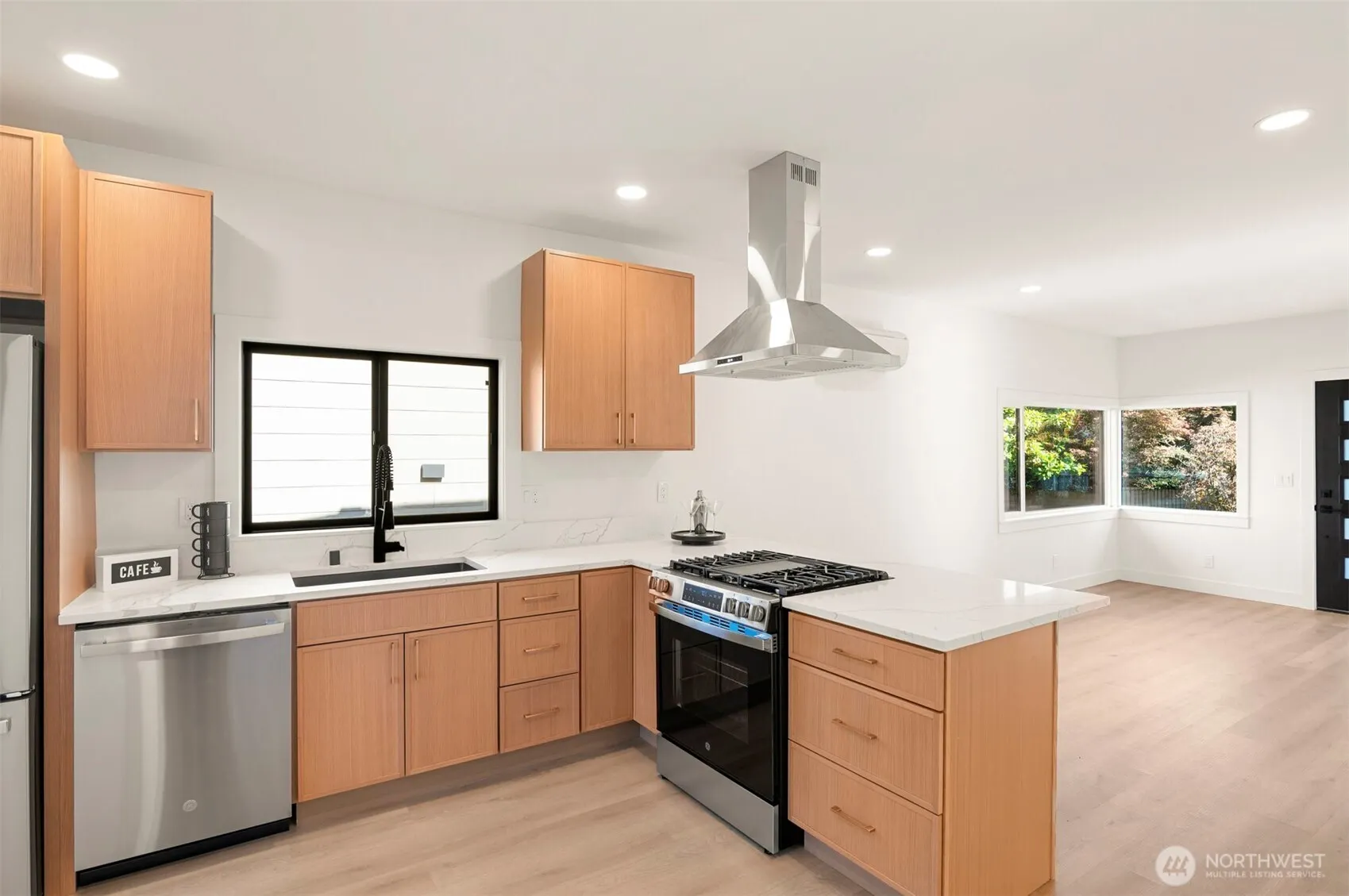 706 N 67th Street , Seattle, WA 98103