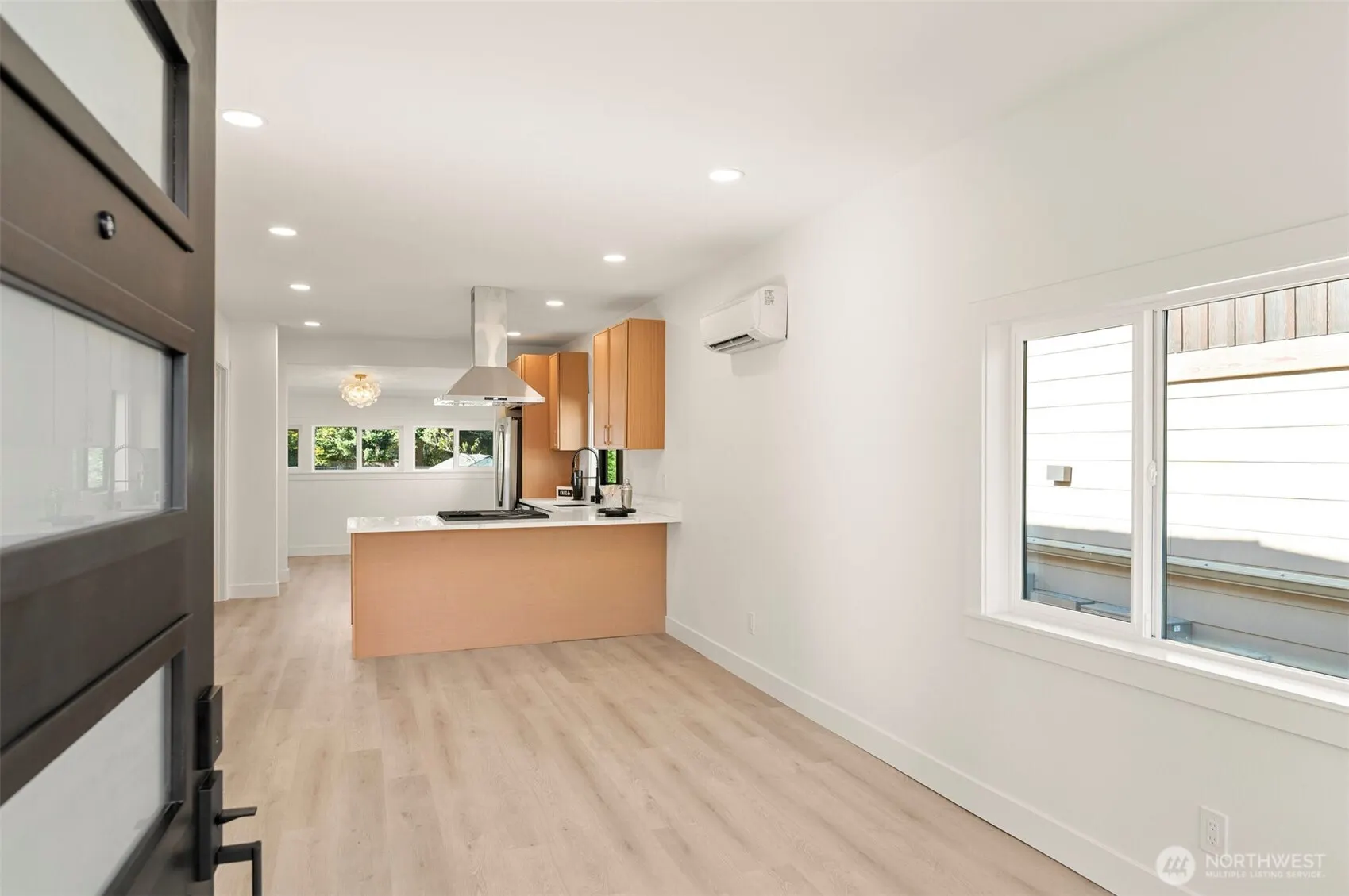 706 N 67th Street , Seattle, WA 98103