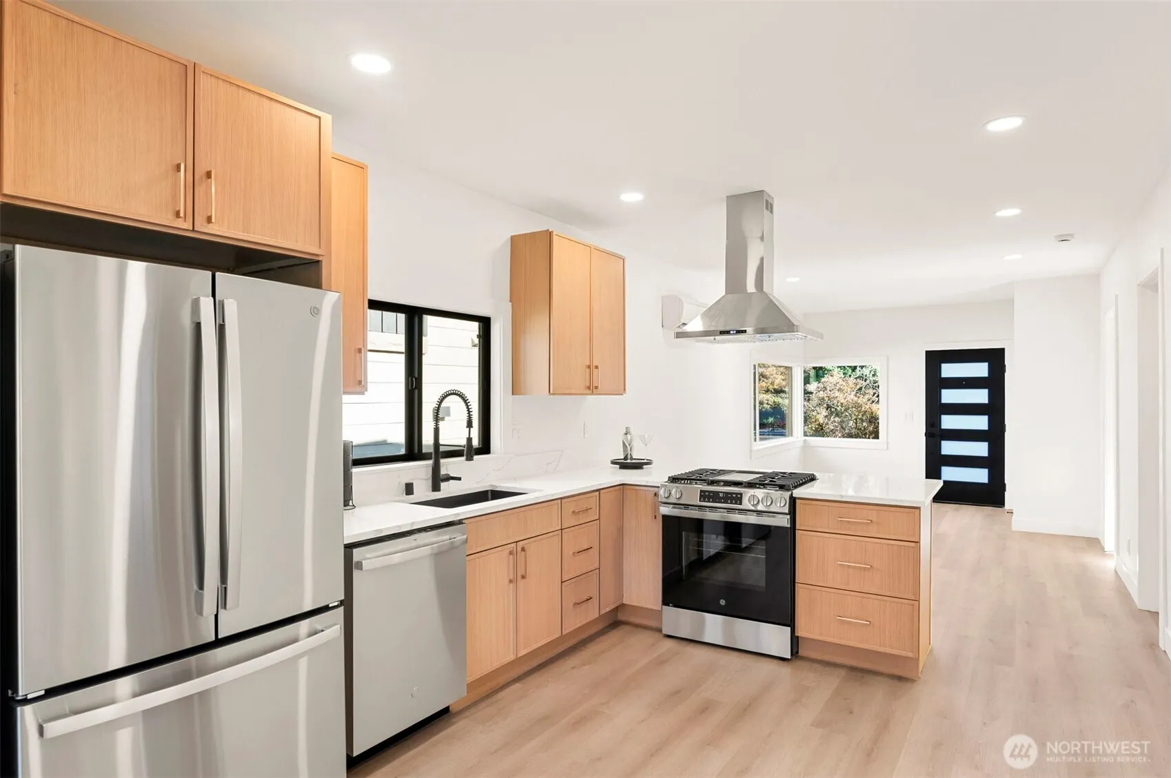 706 N 67th Street , Seattle, WA 98103
