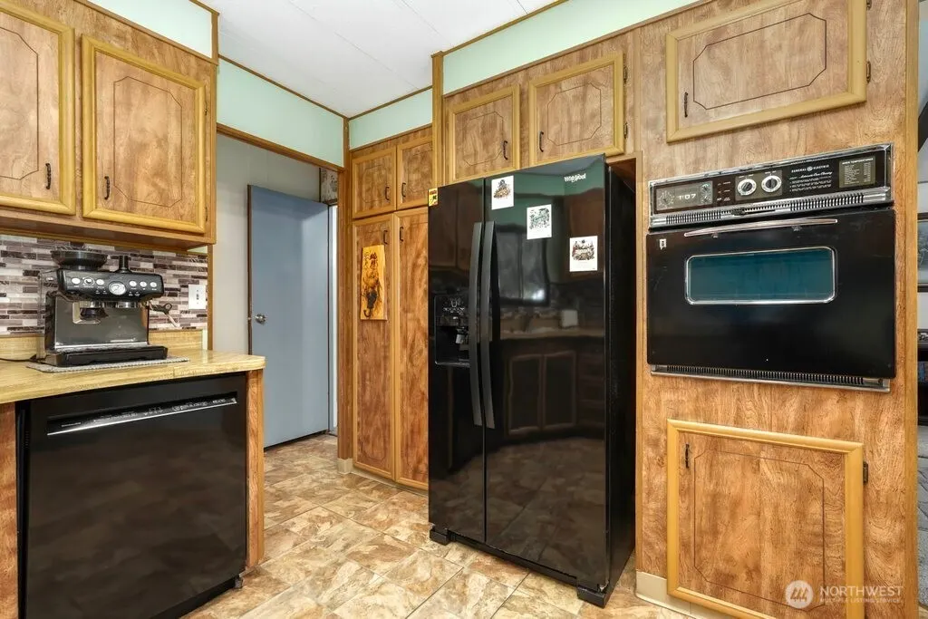 10427 SE 229th Street , Woodinville, WA 98077