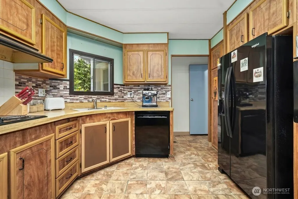 10427 SE 229th Street , Woodinville, WA 98077