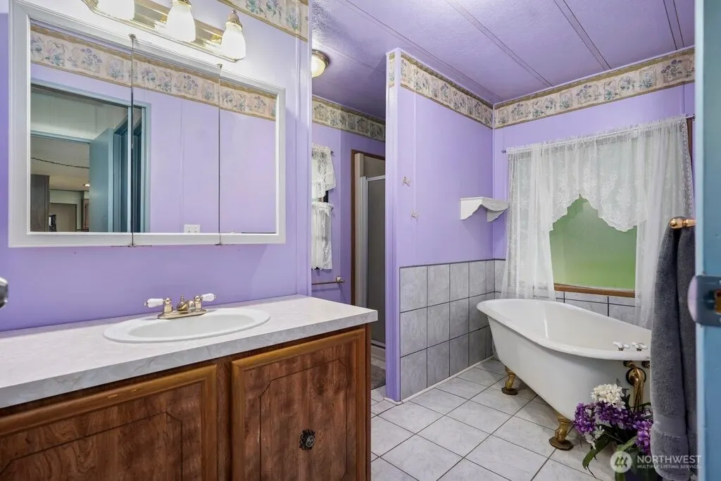 10427 SE 229th Street , Woodinville, WA 98077