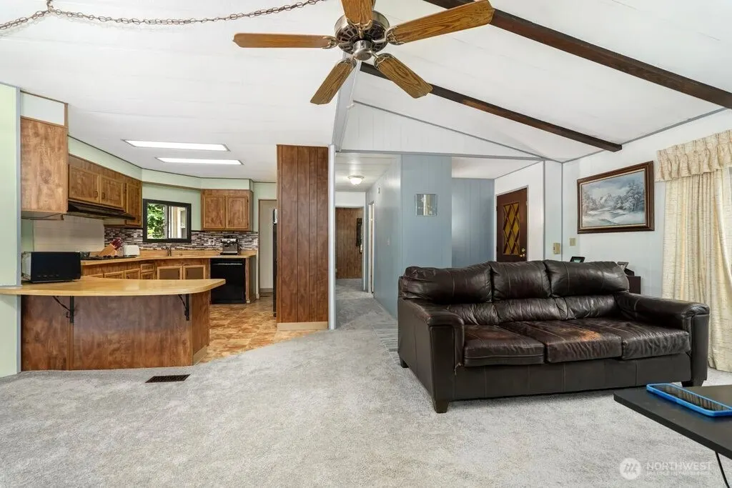 10427 SE 229th Street , Woodinville, WA 98077