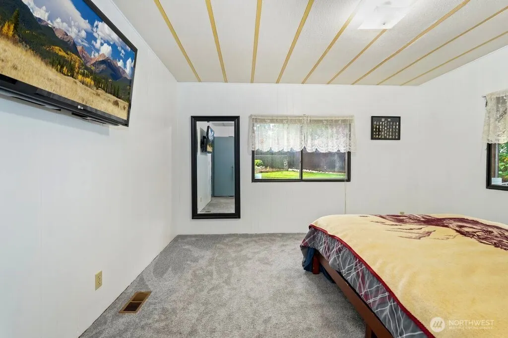 10427 SE 229th Street , Woodinville, WA 98077