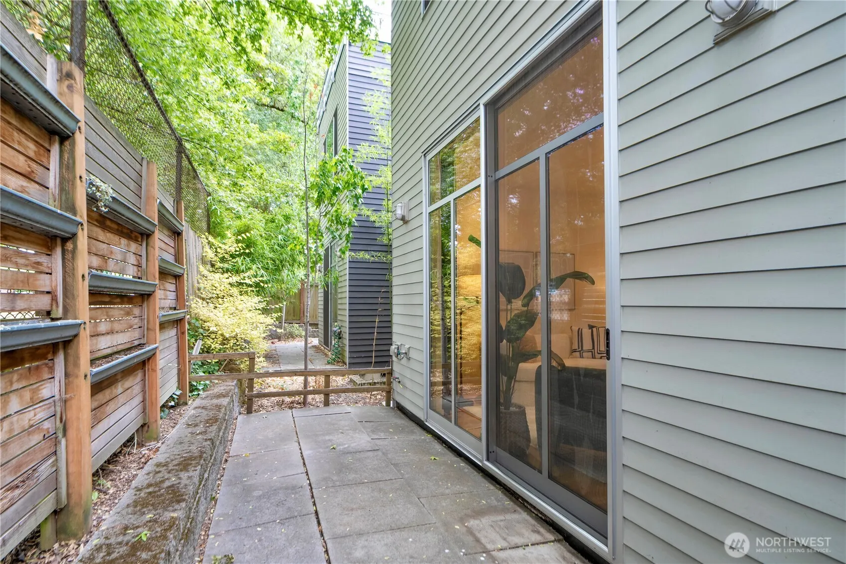 924 NW 52nd St #B, Seattle, WA 98107