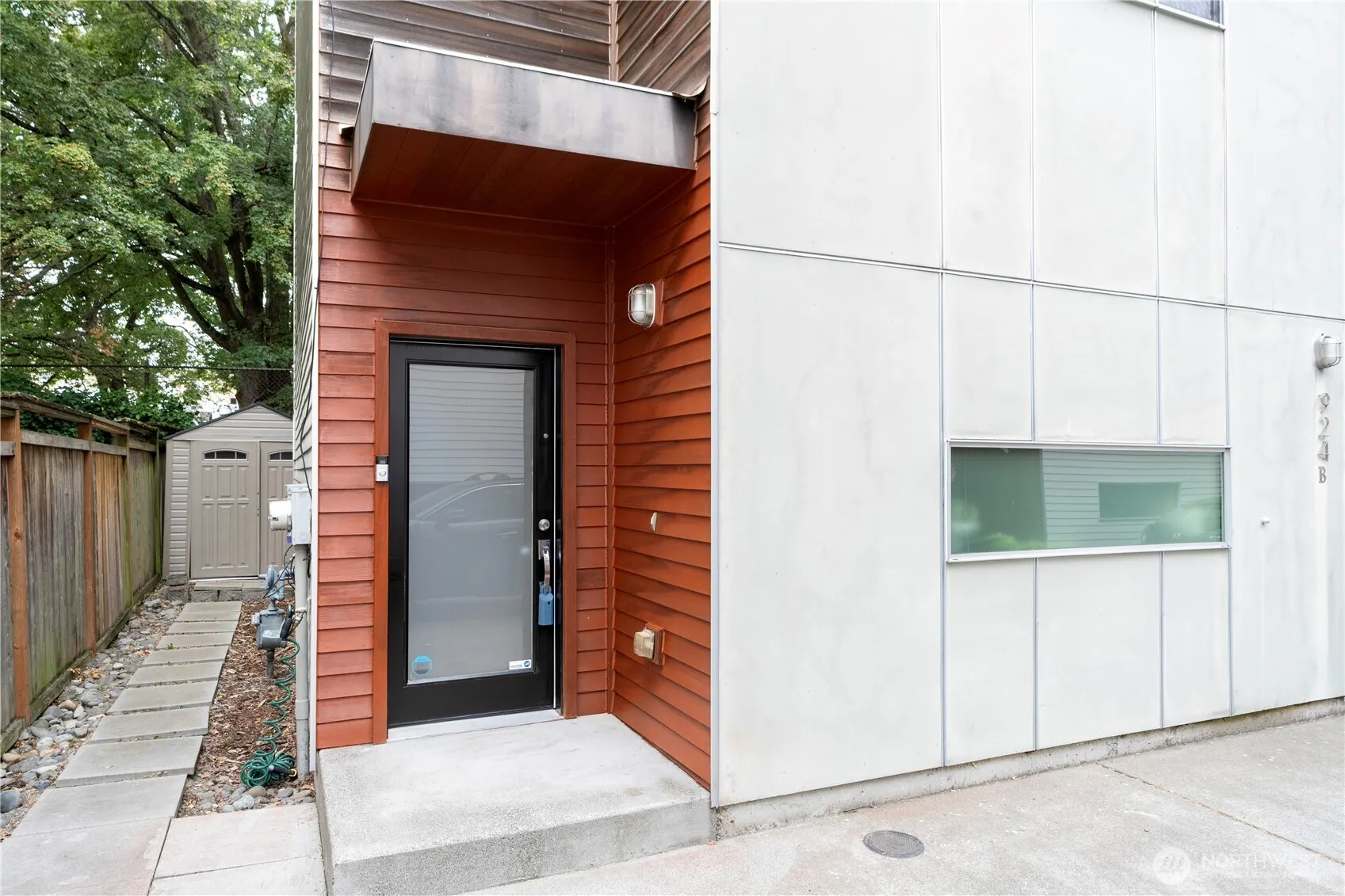 924 NW 52nd St #B, Seattle, WA 98107