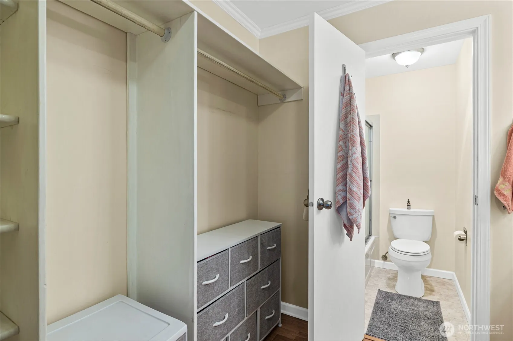 12933 127th Drive NE #205, Kirkland, WA 98034