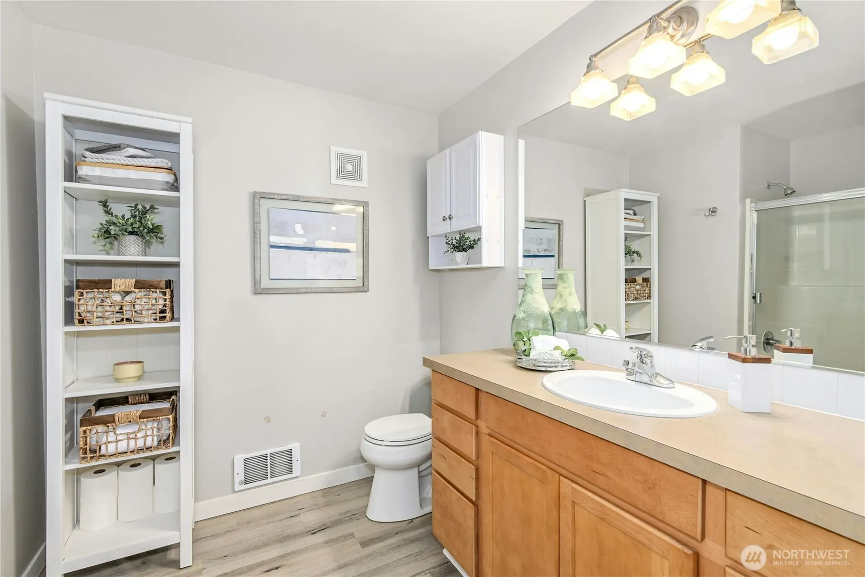 1698 25th Place NE #304, Issaquah, WA 98029