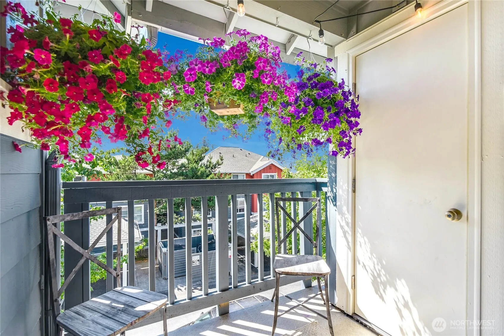 1698 25th Place NE #304, Issaquah, WA 98029