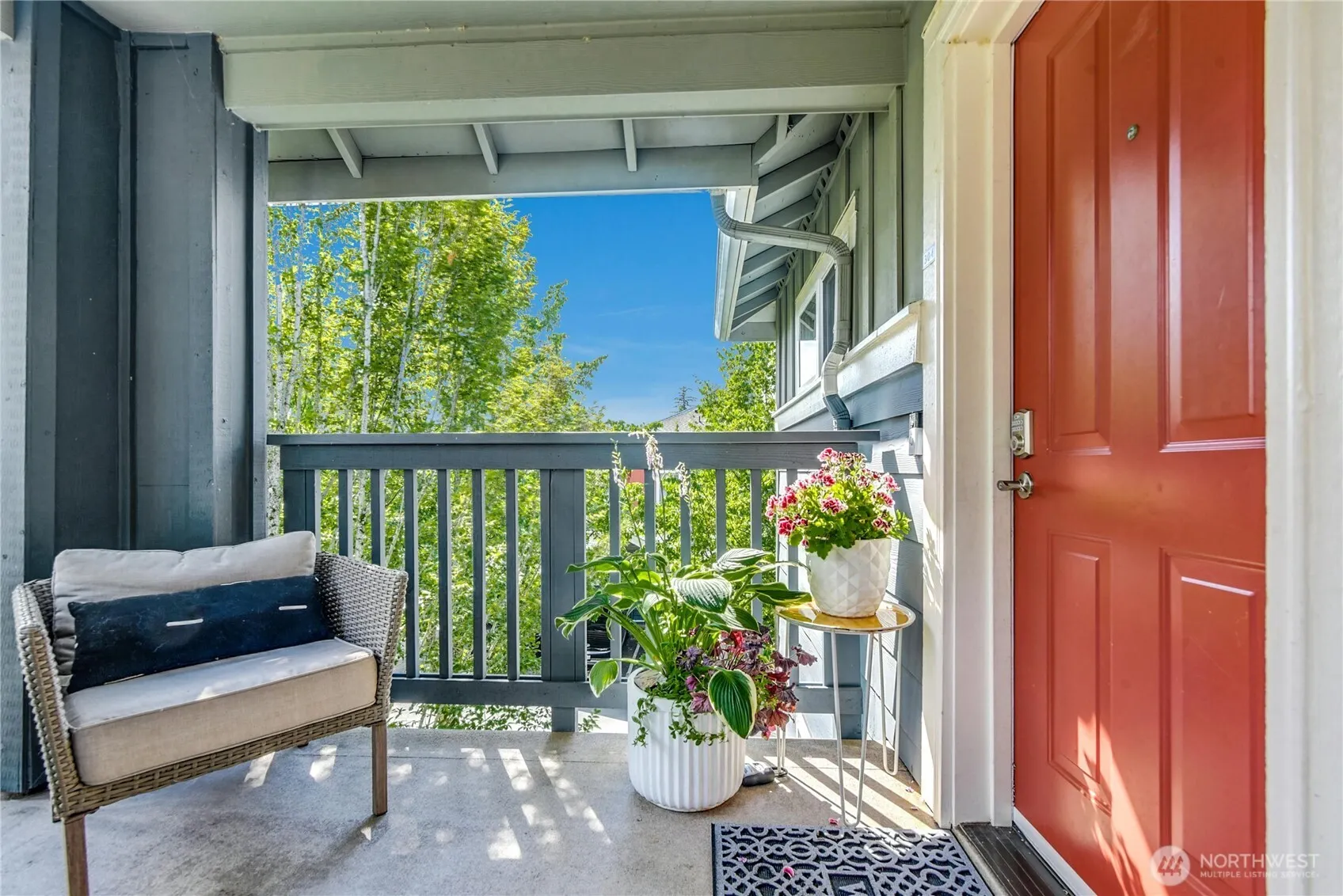 1698 25th Place NE #304, Issaquah, WA 98029