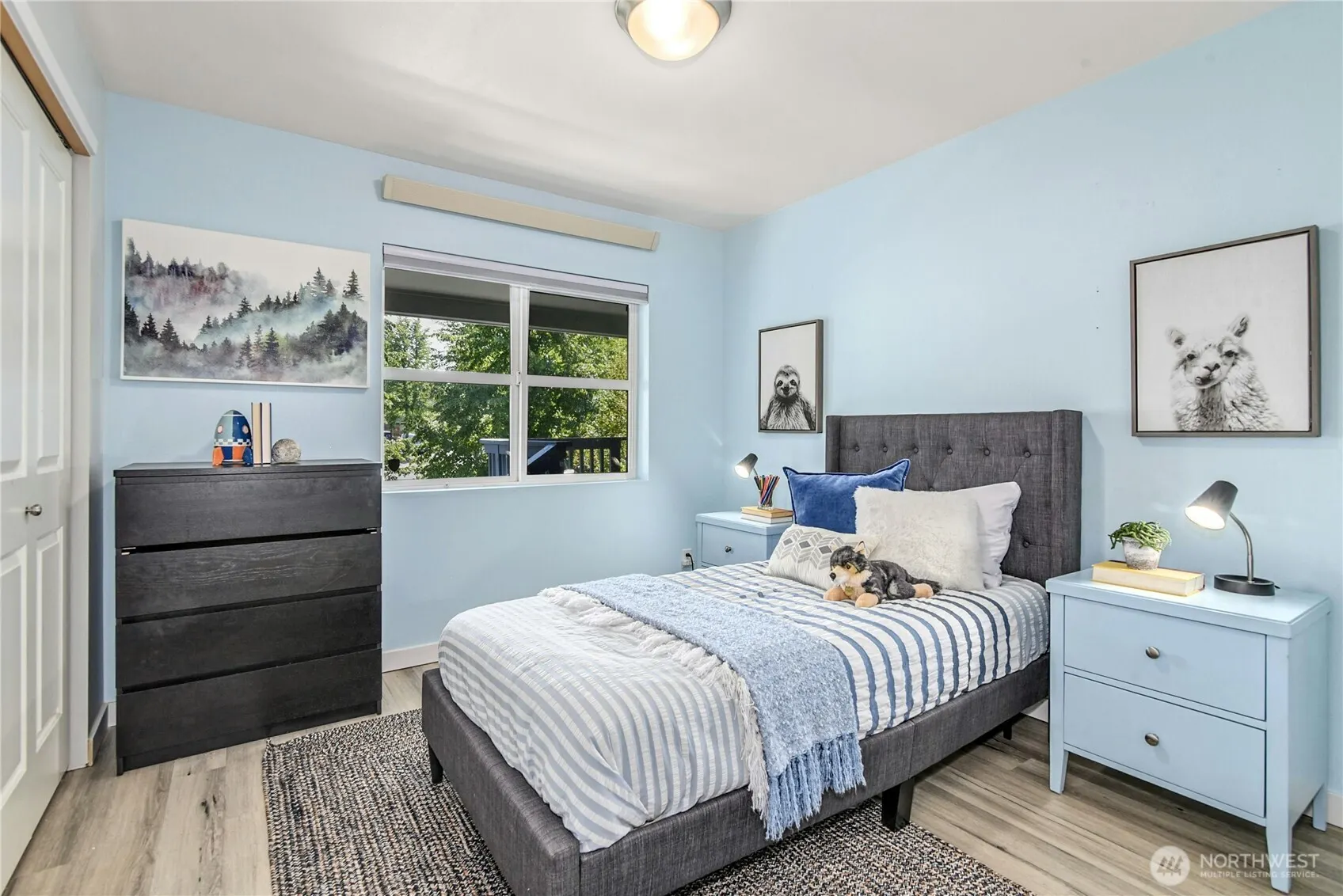 1698 25th Place NE #304, Issaquah, WA 98029