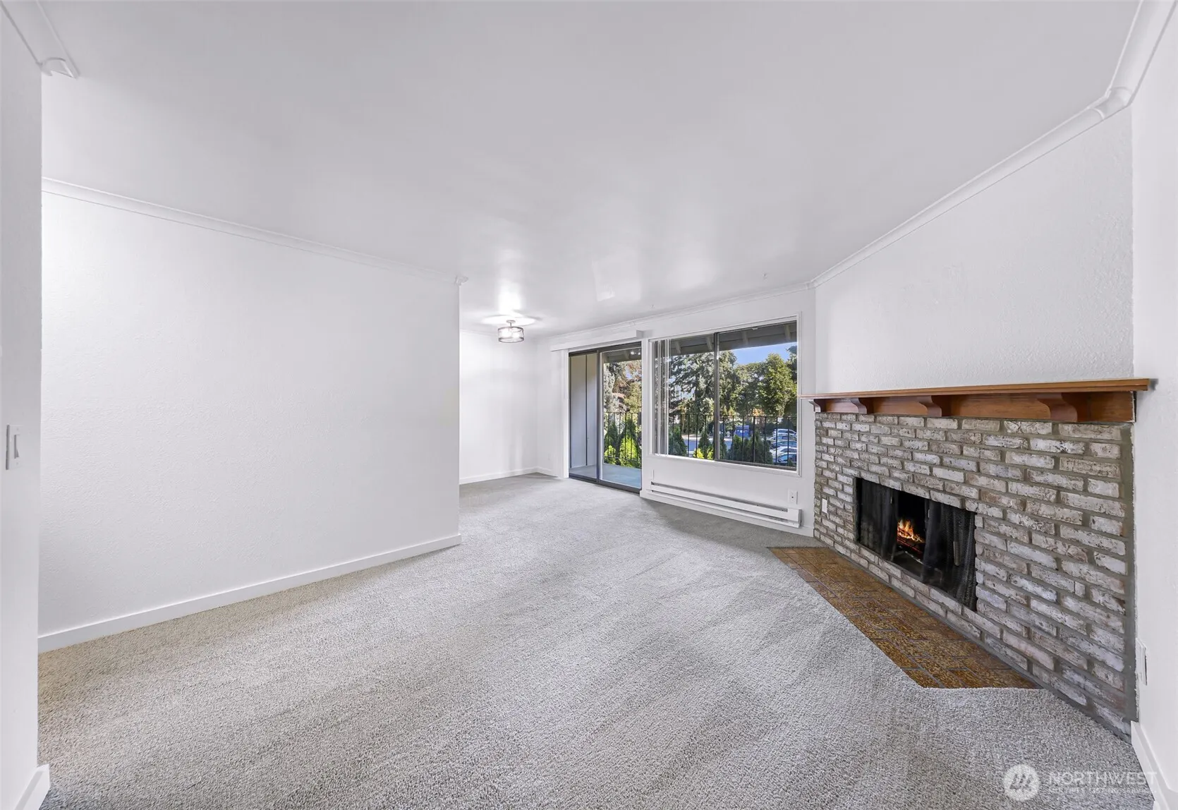 12516 NE 117th Place #C4, Kirkland, WA 98034