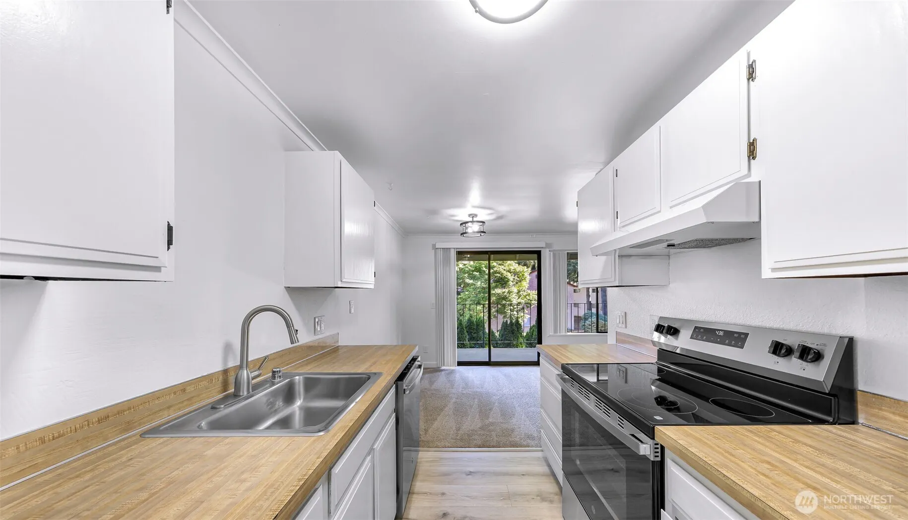 12516 NE 117th Place #C4, Kirkland, WA 98034