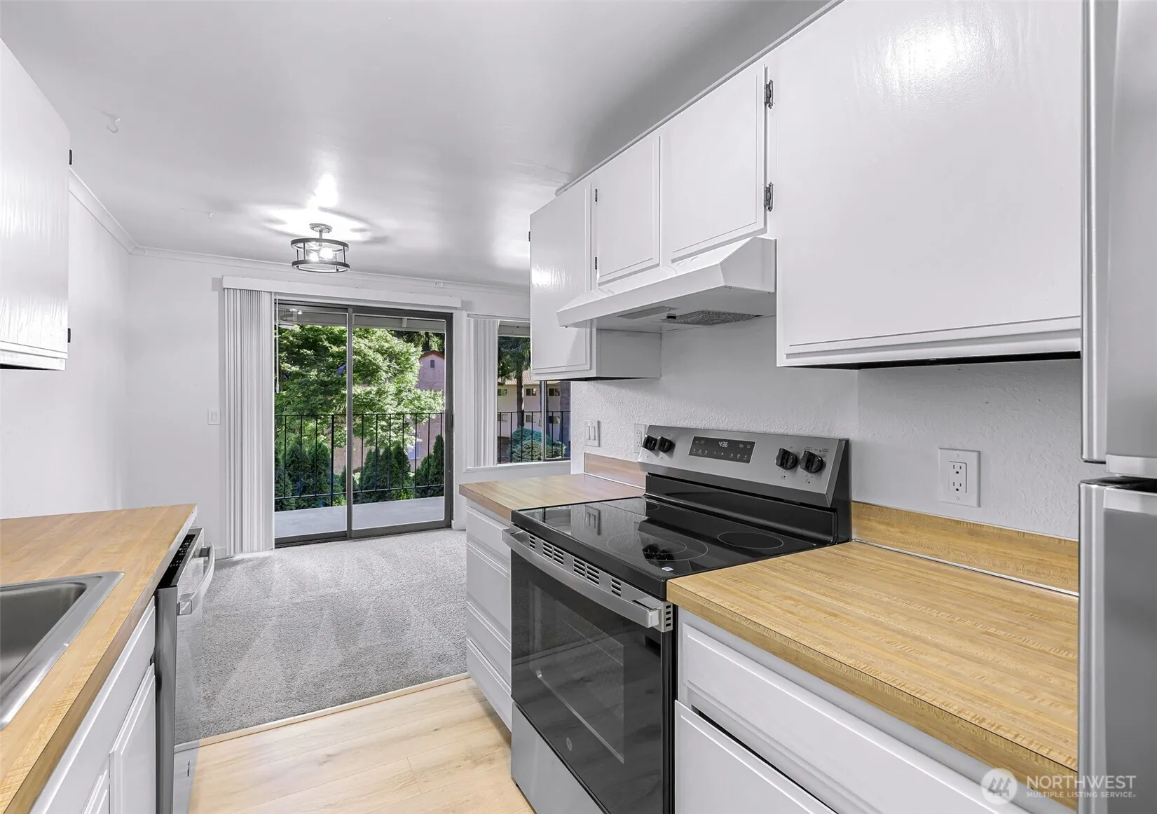 12516 NE 117th Place #C4, Kirkland, WA 98034