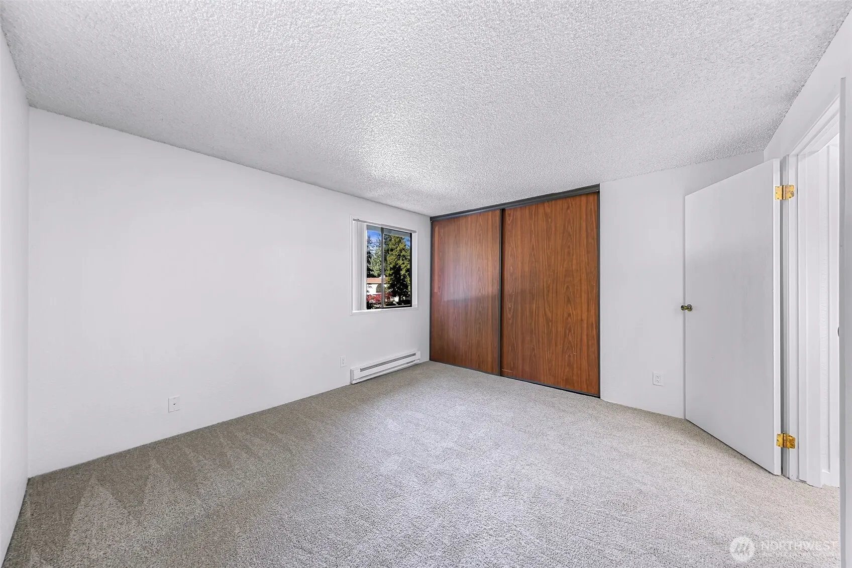 12516 NE 117th Place #C4, Kirkland, WA 98034