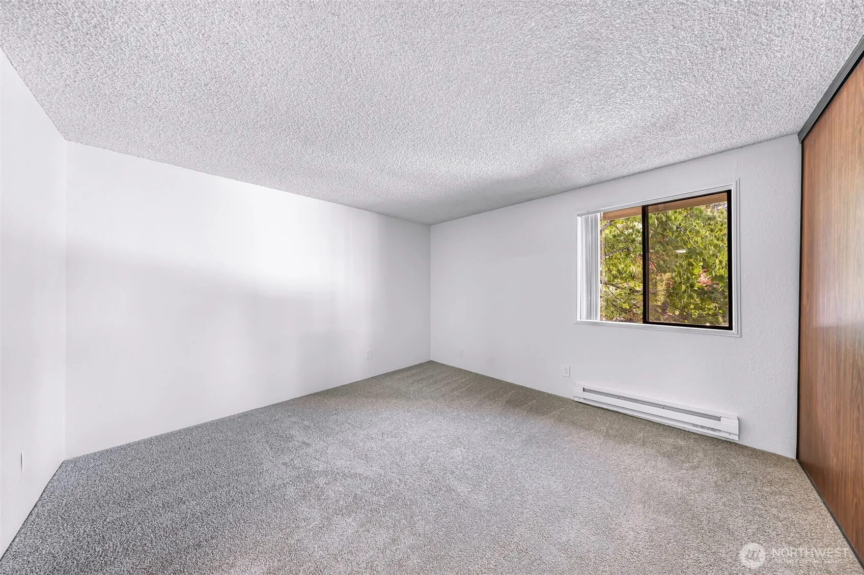 12516 NE 117th Place #C4, Kirkland, WA 98034