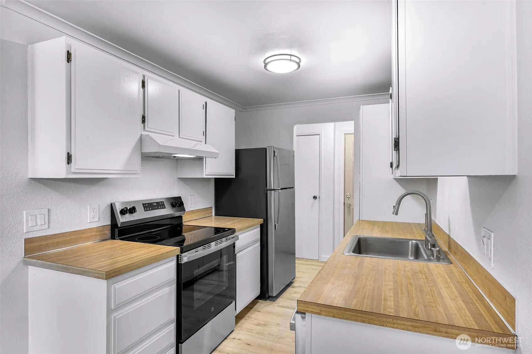 12516 NE 117th Place #C4, Kirkland, WA 98034