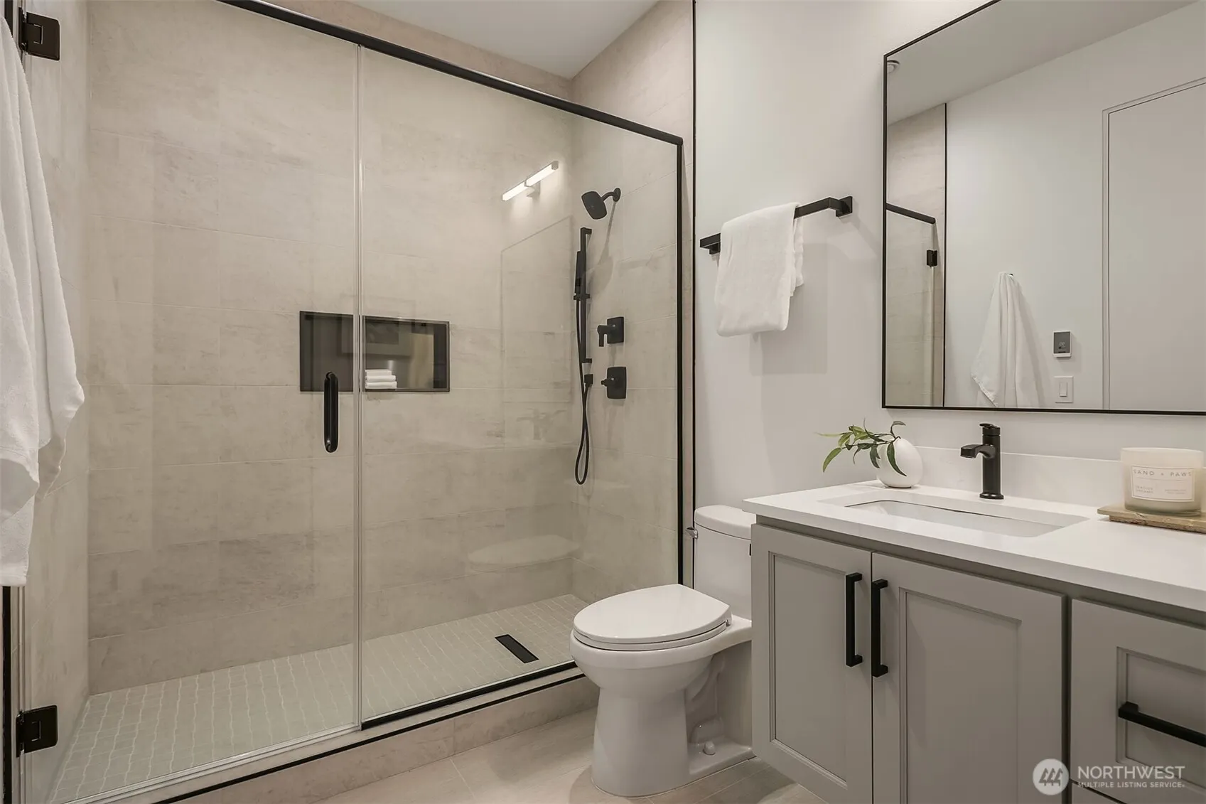 421 and 421B 14th Avenue W, Kirkland, WA 98033