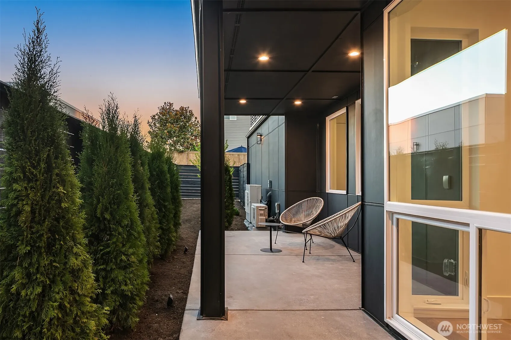 421 and 421B 14th Avenue W, Kirkland, WA 98033