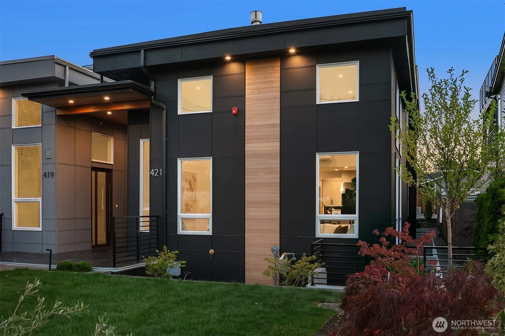 421 and 421B 14th Avenue W, Kirkland, WA 98033