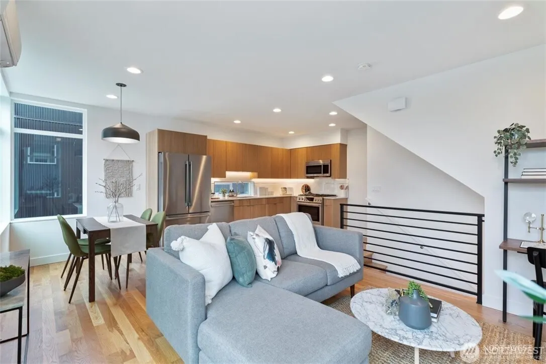 16 Etruia Street #B, Seattle, WA 98109