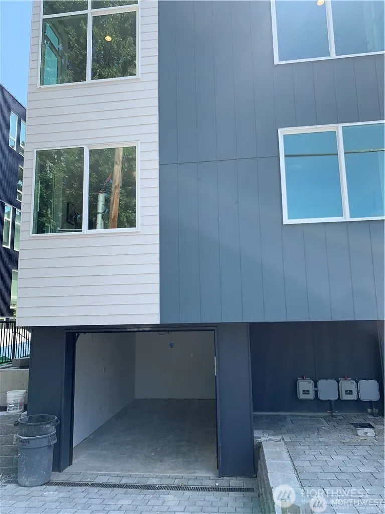 16 Etruia Street #B, Seattle, WA 98109