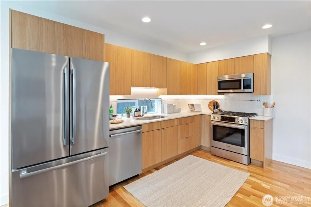 16 Etruia Street #B, Seattle, WA 98109