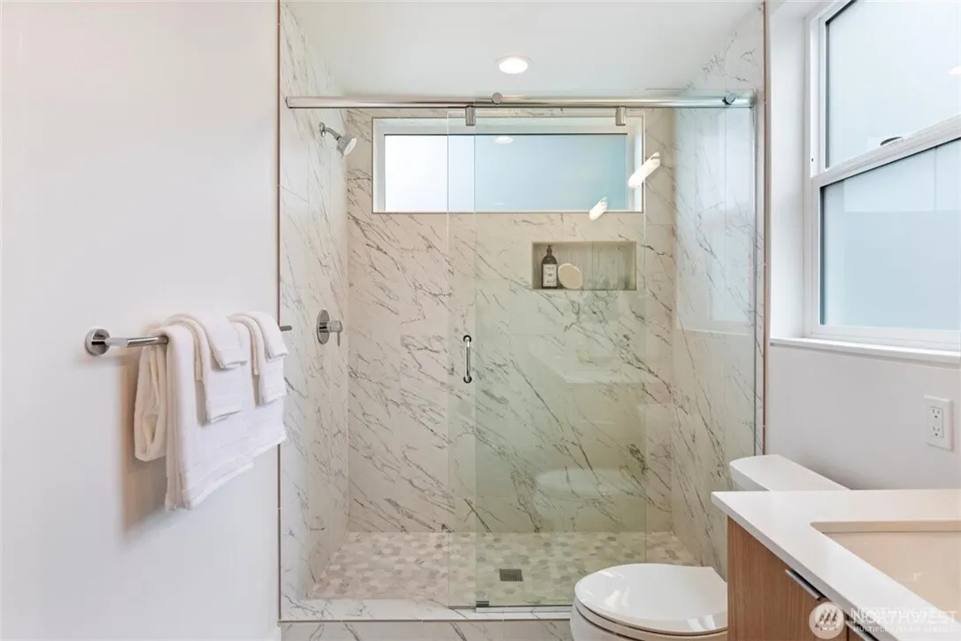 16 Etruia Street #B, Seattle, WA 98109