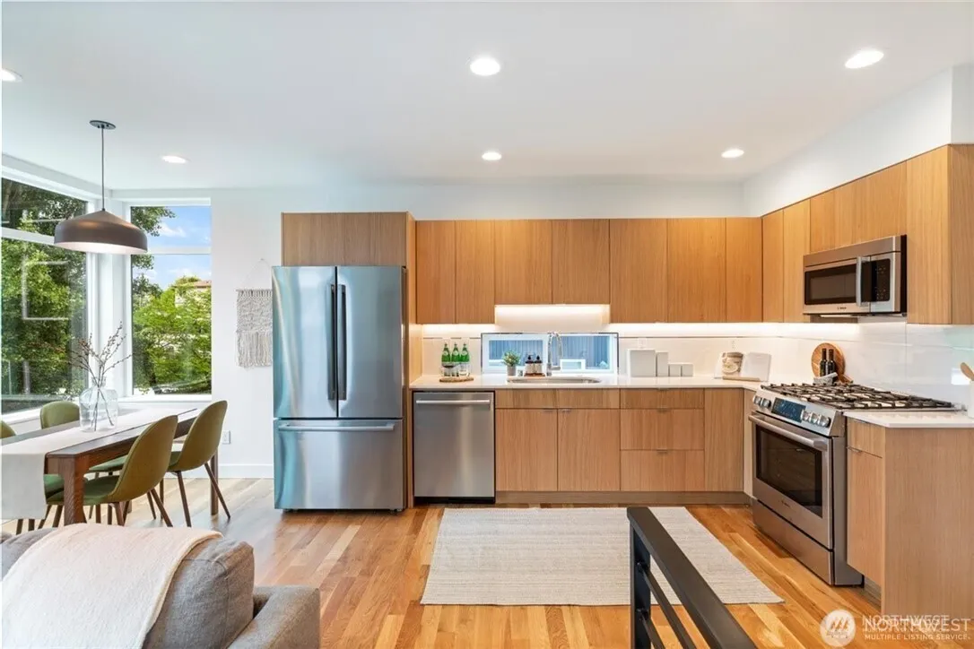 16 Etruia Street #B, Seattle, WA 98109