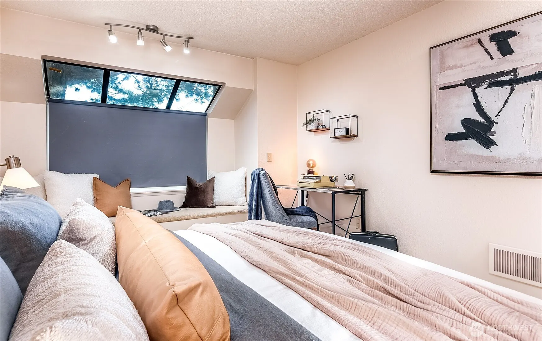 1740 NE 86th Street #106, Seattle, WA 98115