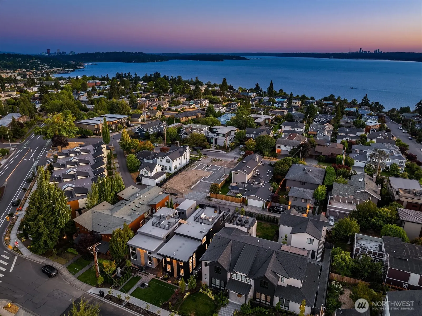 421 14th Avenue W, Kirkland, WA 98033