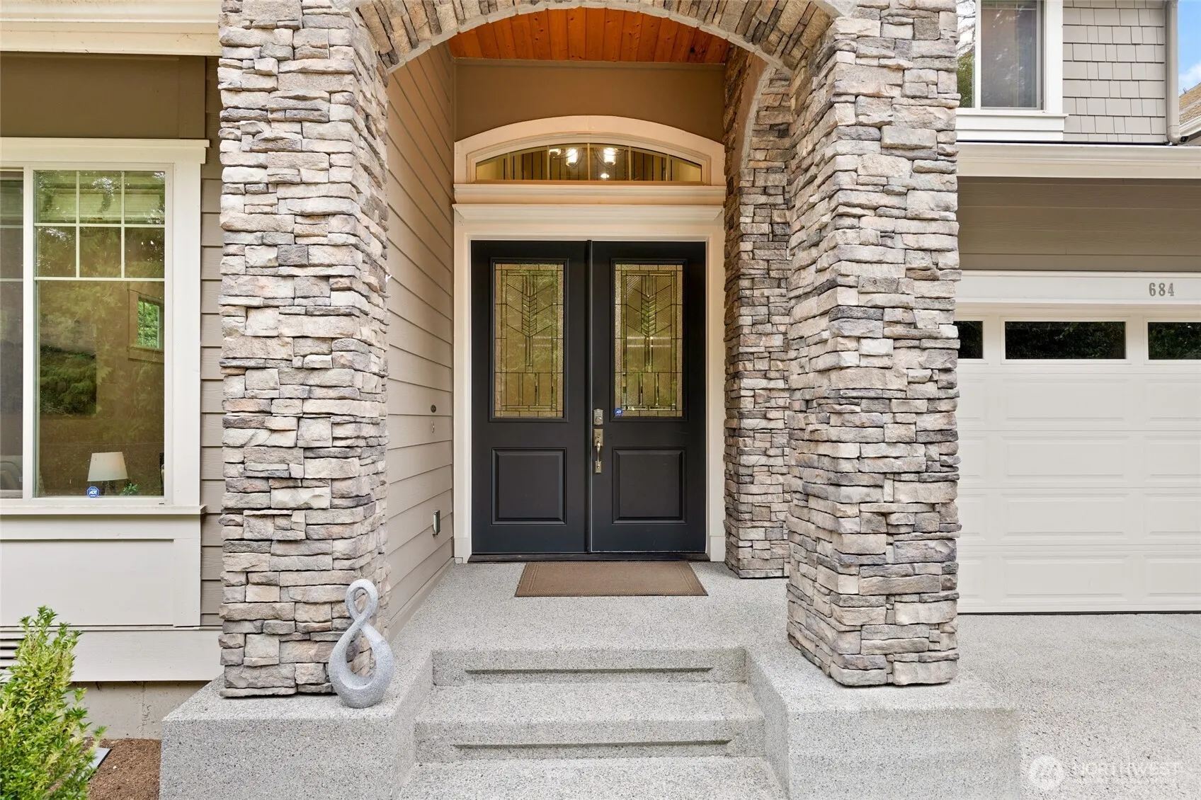 684 235th Avenue NE, Sammamish, WA 98074