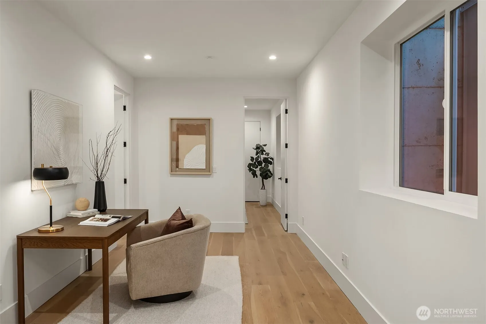 421 14th Avenue W #B, Kirkland, WA 98033