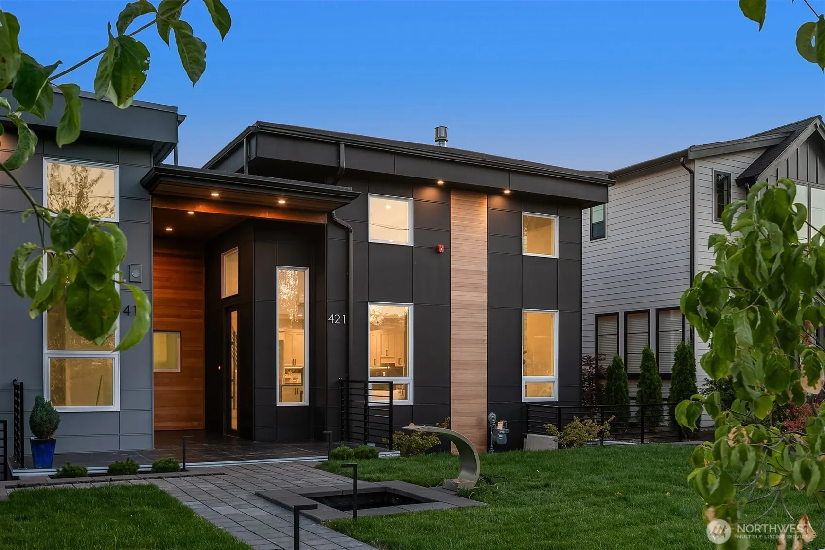421 14th Avenue W #B, Kirkland, WA 98033