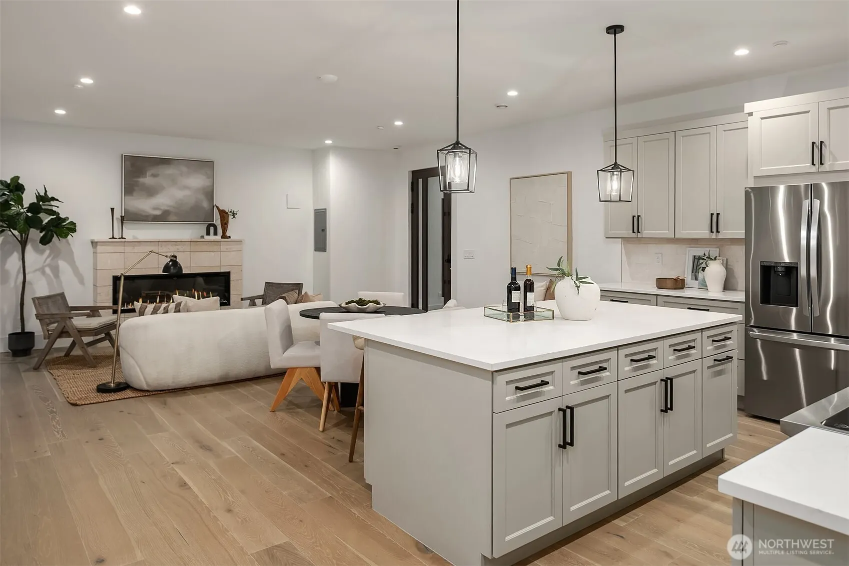 421 14th Avenue W #B, Kirkland, WA 98033