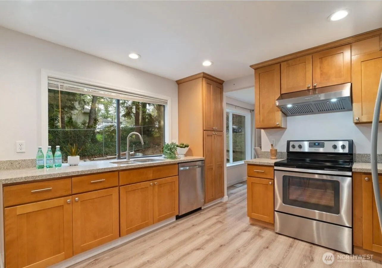 10220 SE 228th Street , Kent, WA 98031