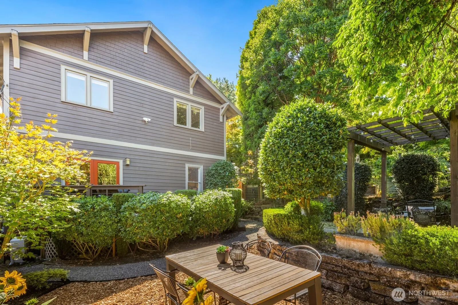 2614 E Roy Street , Seattle, WA 98112