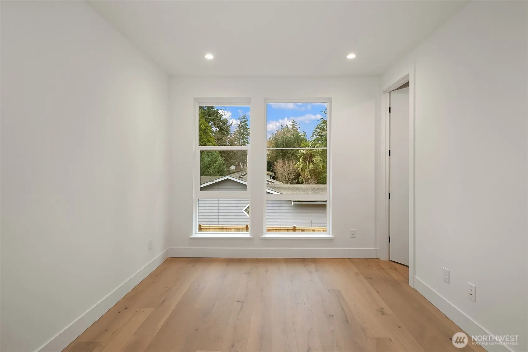 8211 NE 124th Street #D, Kirkland, WA 98034