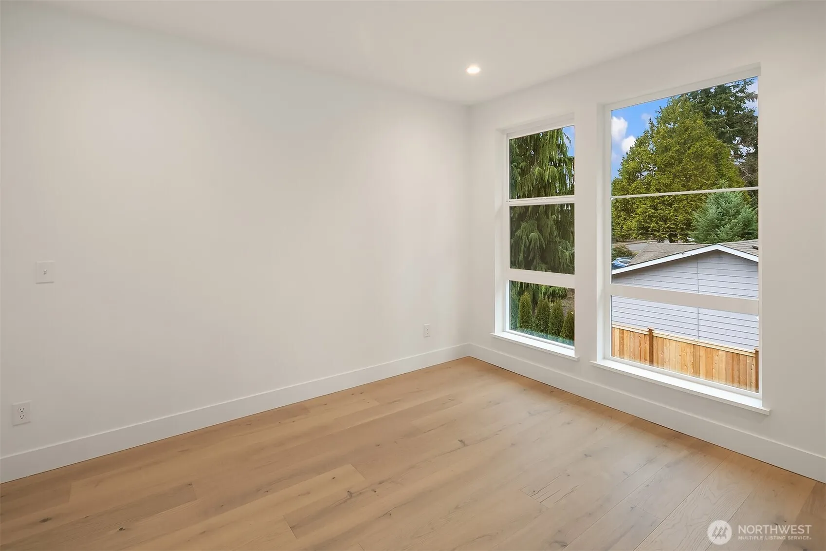 8211 NE 124th Street #D, Kirkland, WA 98034