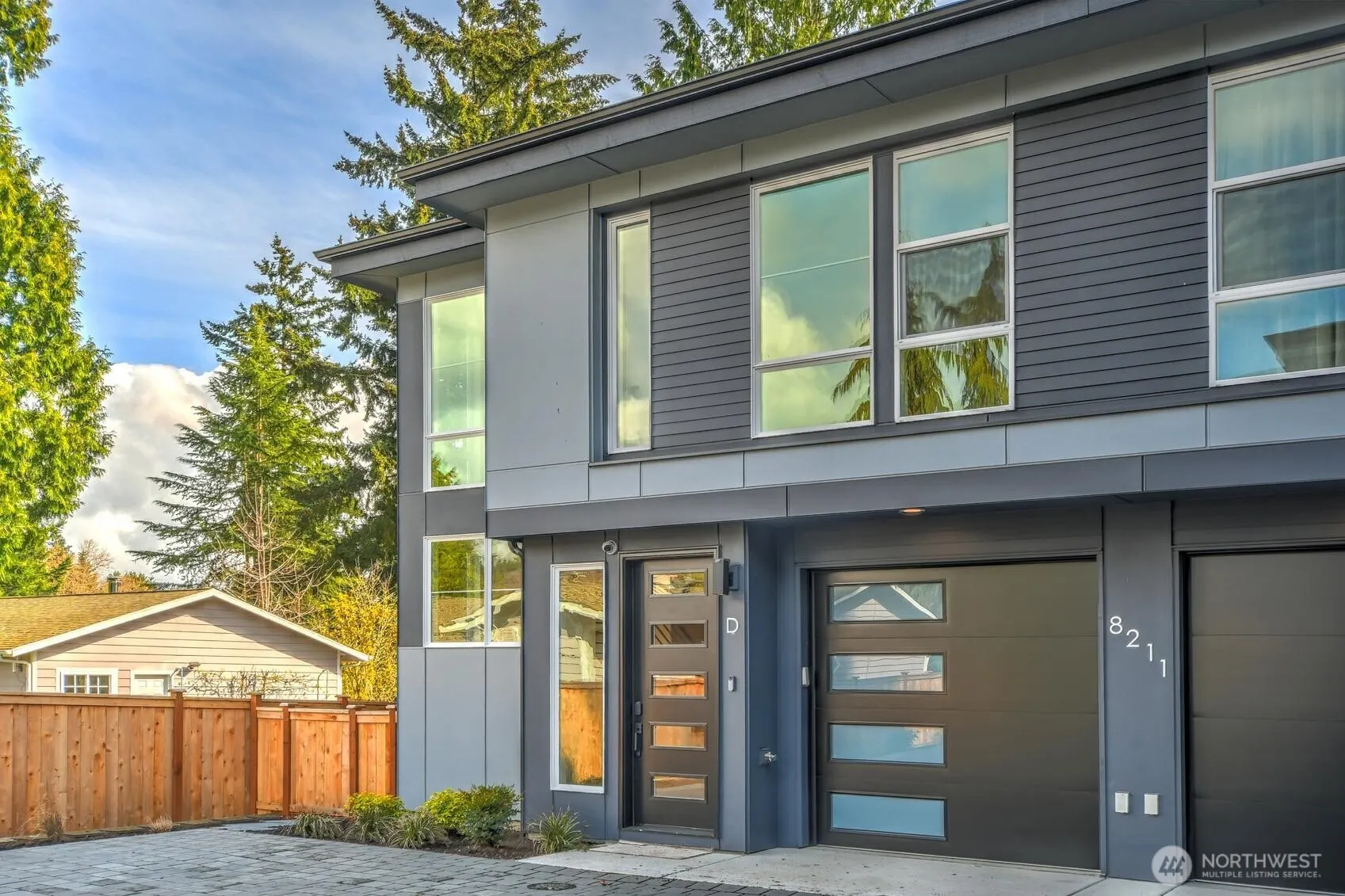 8211 NE 124th Street #D, Kirkland, WA 98034