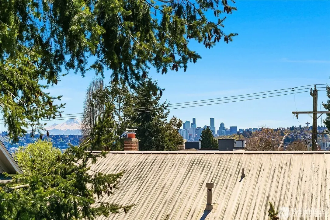 511 N 46th Street #A, Seattle, WA 98103