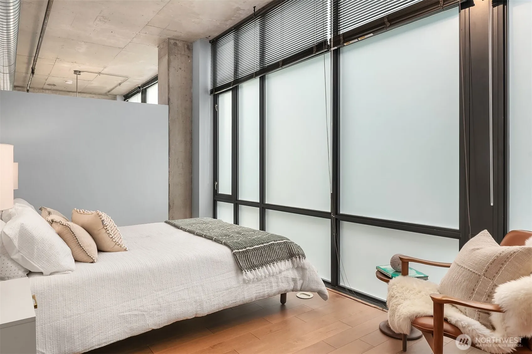 2720 3rd Avenue #405, Seattle, WA 98121