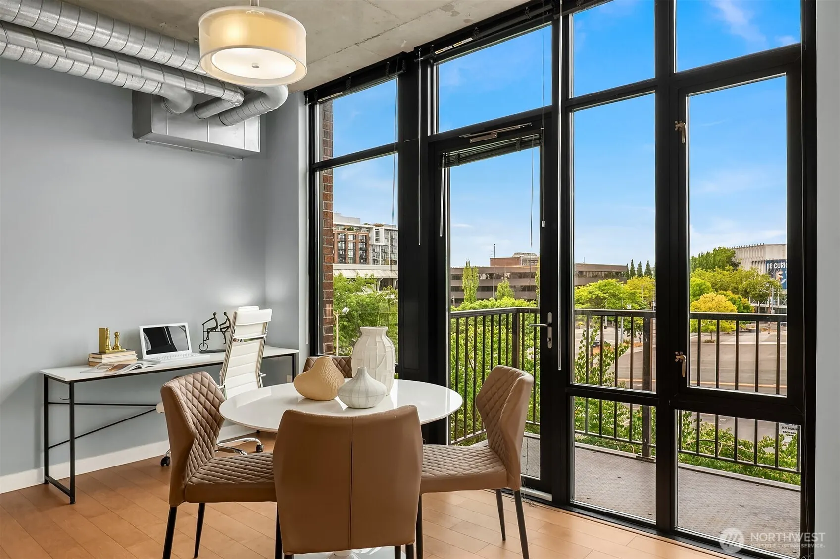 2720 3rd Avenue #405, Seattle, WA 98121