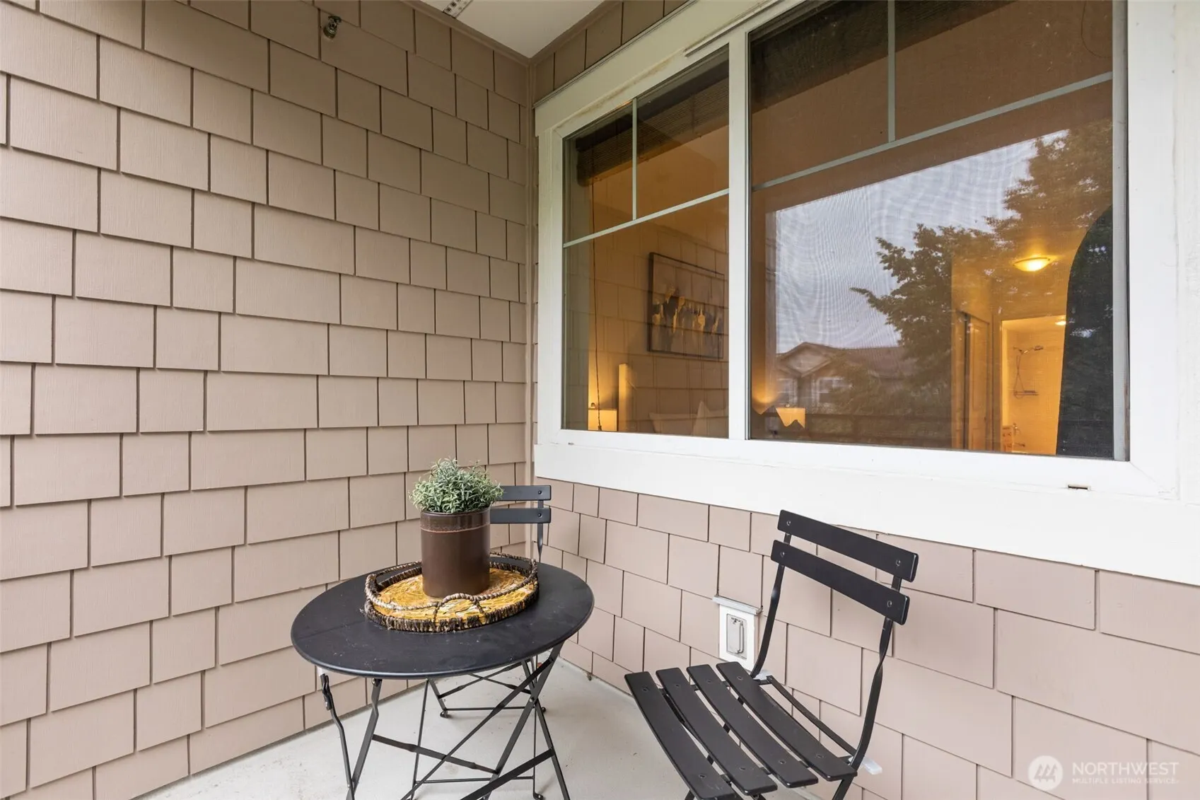 1525 NW 57th Street #303, Seattle, WA 98107