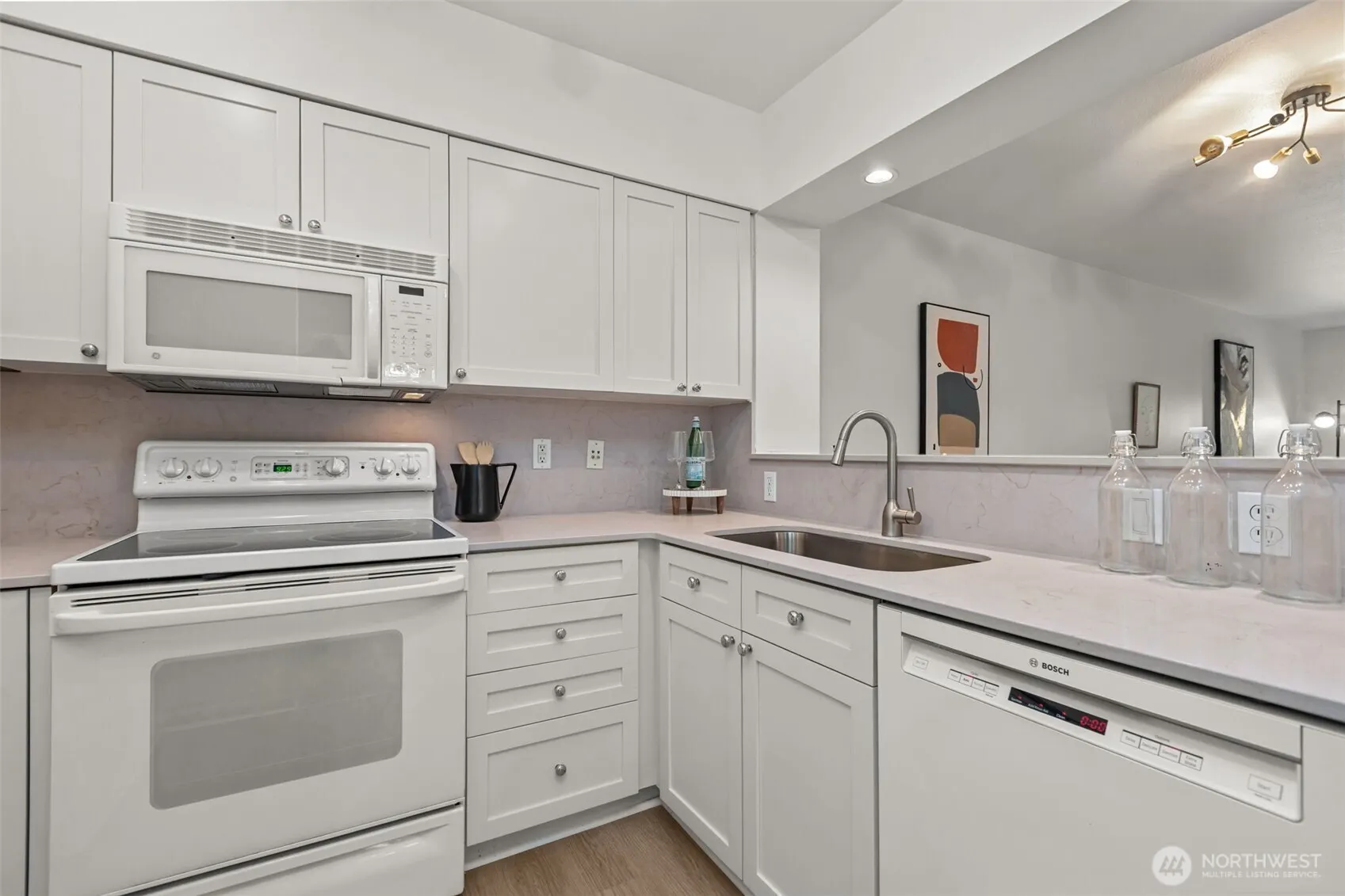 1525 NW 57th Street #303, Seattle, WA 98107
