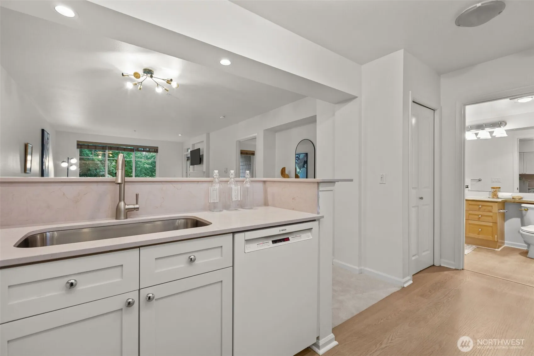 1525 NW 57th Street #303, Seattle, WA 98107