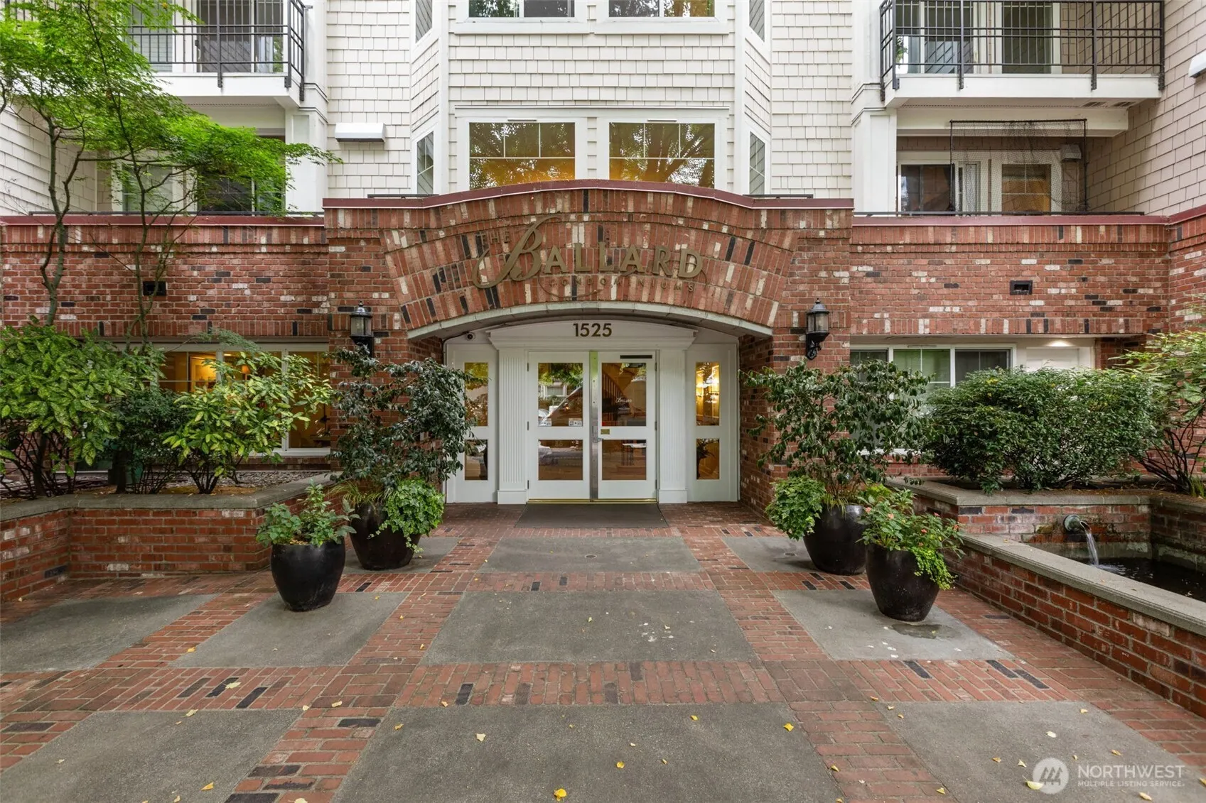 1525 NW 57th Street #303, Seattle, WA 98107